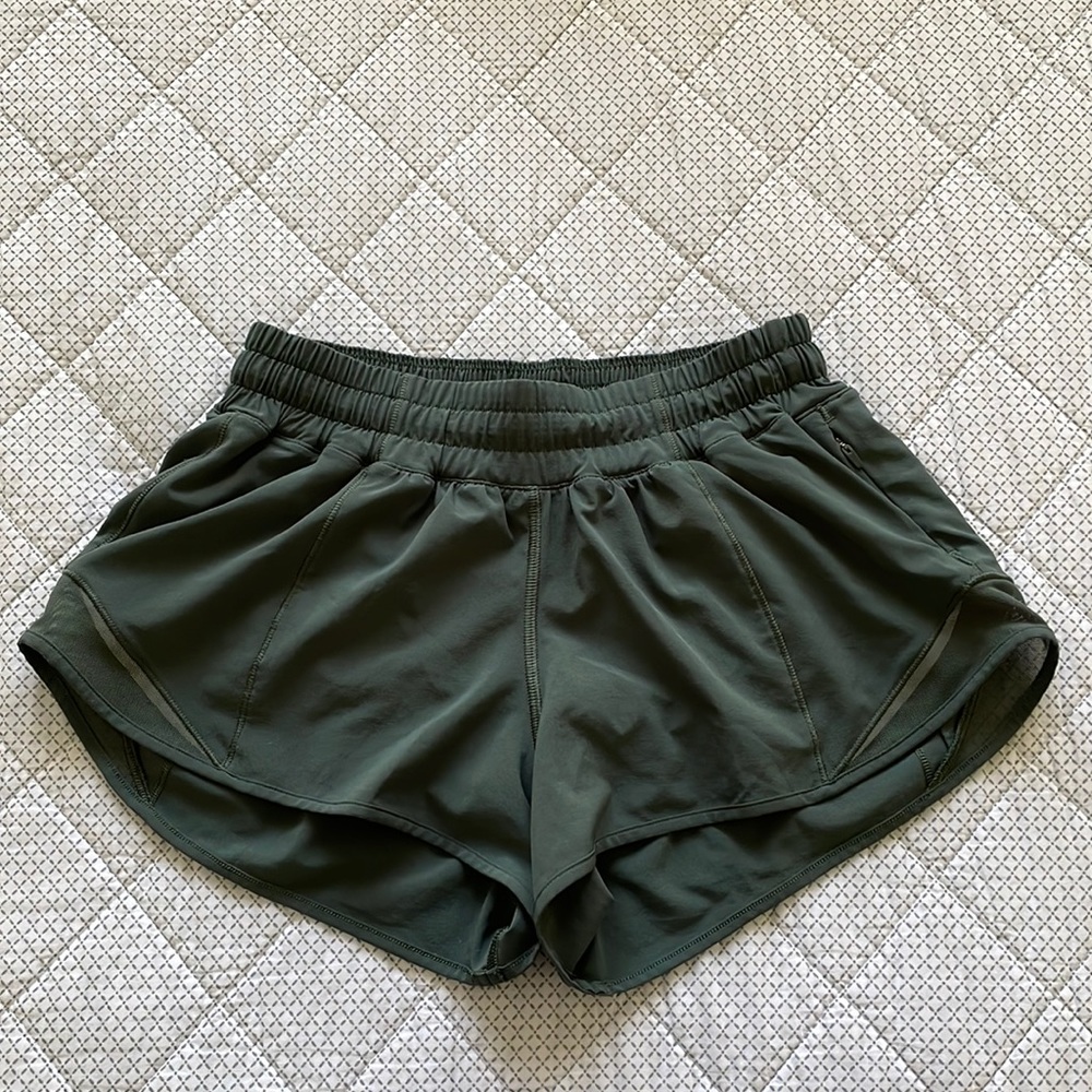 Lululemon Hotty Hot Short (Dark Forest) Size 4